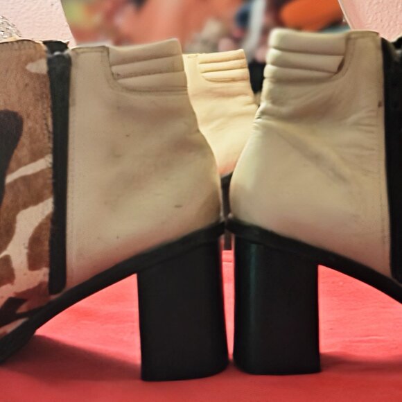 Vintage Pair of Cowhide - Picture 2 of 6